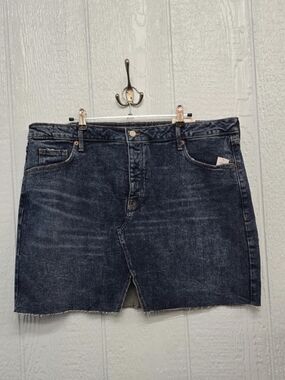New Size 18 Old Navy Dark Indigo Denim Skirt with Contrast Stitching